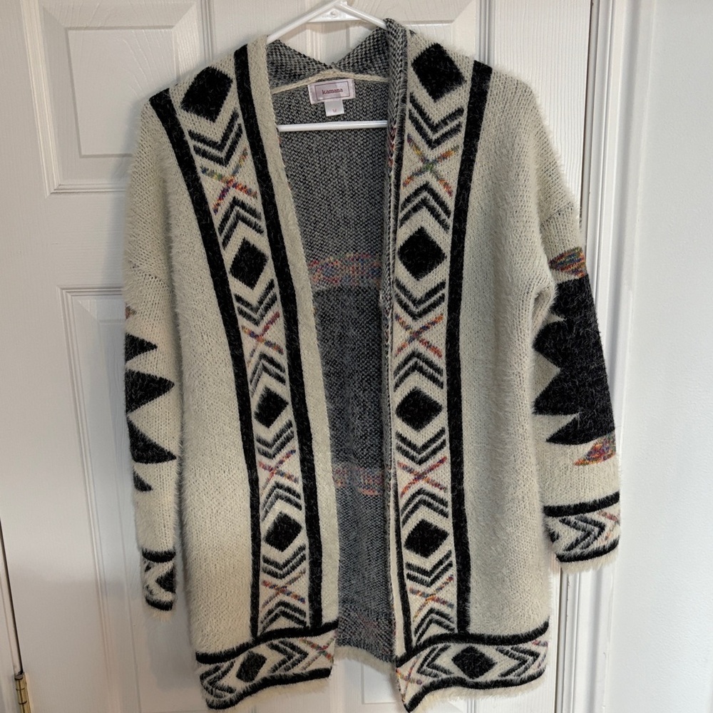 Chic Tribal Pattern Cardigan - Black and Cream